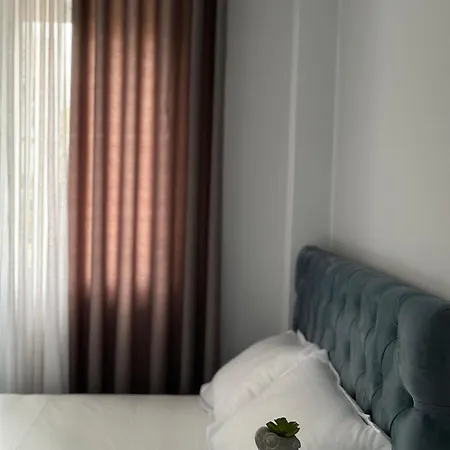 Erta Hotel Golem (Tirana)