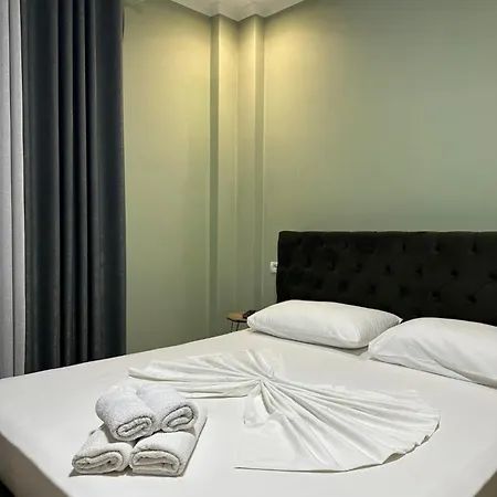 Erta Hotel Golem (Tirana)