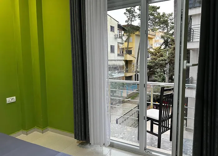 Erta Hotel Golem (Tirana)