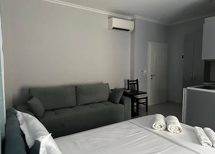 Erta Hotel Golem (Tirana)