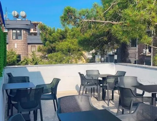 Erta Hotel Golem (Tirana)